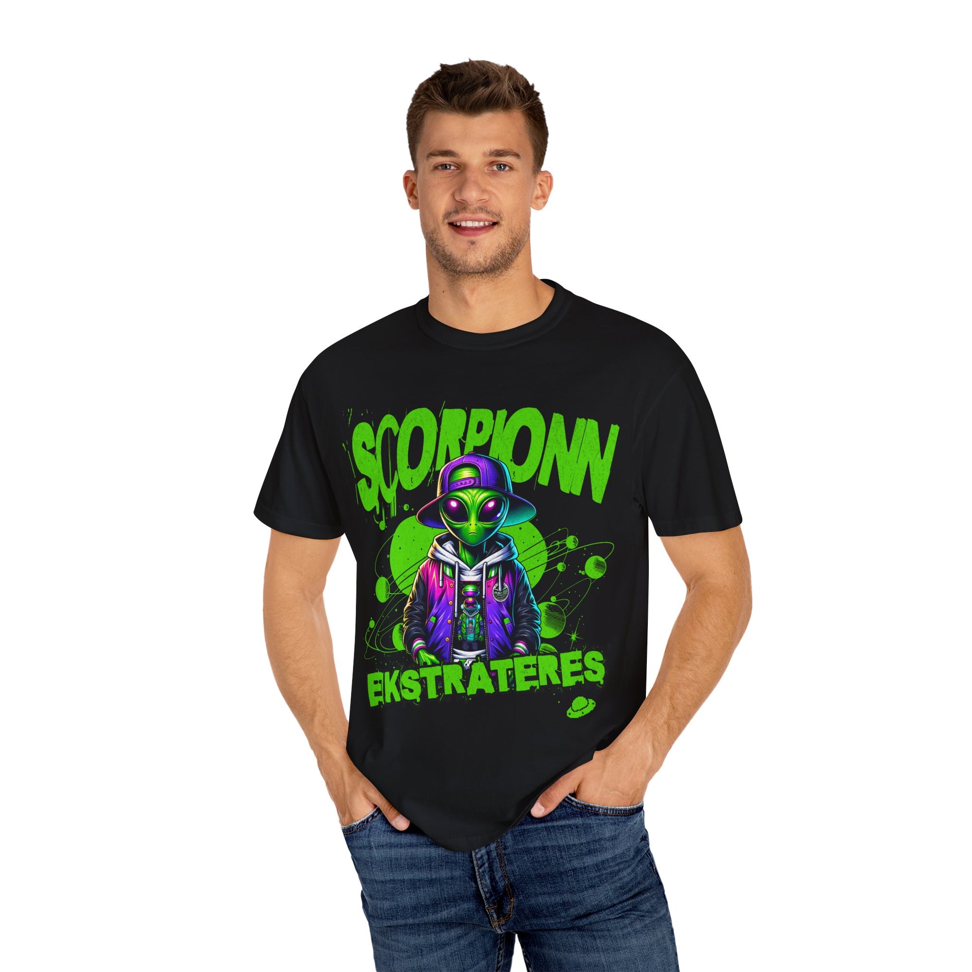 Scorpion Ekstrateres Alien Graphic Tee,  Unisex T-shirt, Unique Gift for Space Lovers, Streetwear, Cool Casual Wear